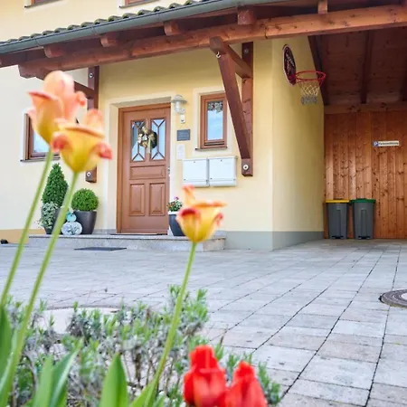 Alpenappartement Traumzeit - Pool / Eigene Terrasse / Garten * Bernau am Chiemsee