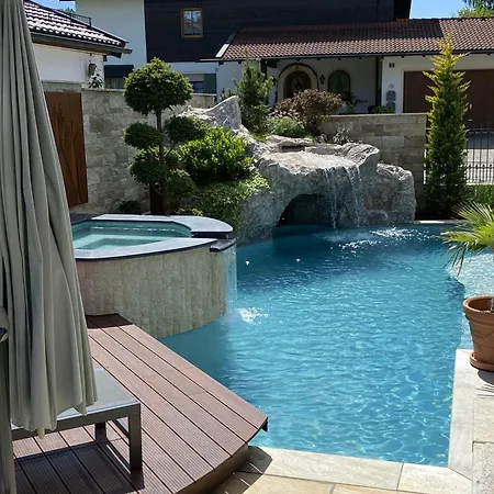 Alpenappartement Traumzeit - Pool / Eigene Terrasse / Garten Bernau am Chiemsee