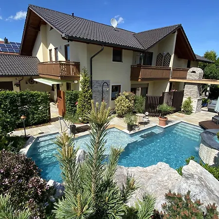 Alpenappartement Traumzeit - Pool / Eigene Terrasse / Garten * Bernau am Chiemsee